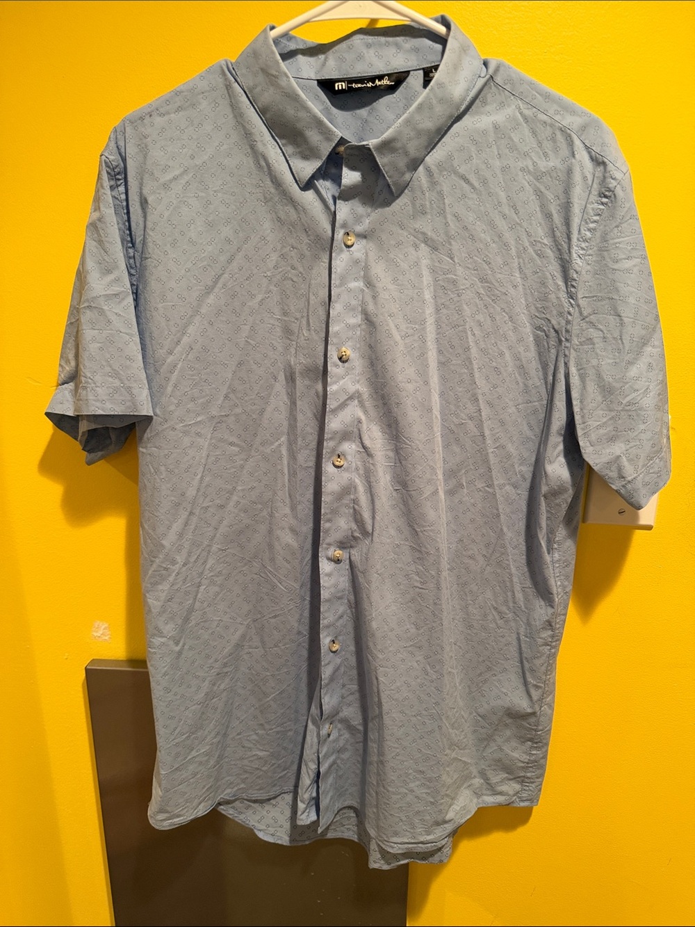 Travis Mathew Light Blue with pattern Short-Sleeve Button-Up Shirt, size large